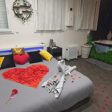 Suite Jacuzzi Privatif Plage Des Catalans Marsella Exterior foto