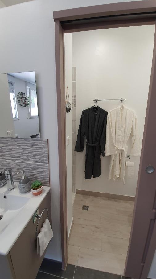 Suite Jacuzzi Privatif Plage Des Catalans Marsella Exterior foto